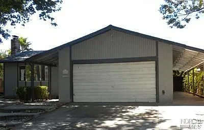 2113 Falcon Dr photo 1