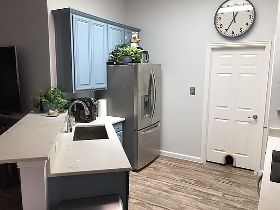 5th image of 1514 Poinsettia Blvd