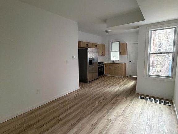 3rd image of 1249 S Saint Bernard St
