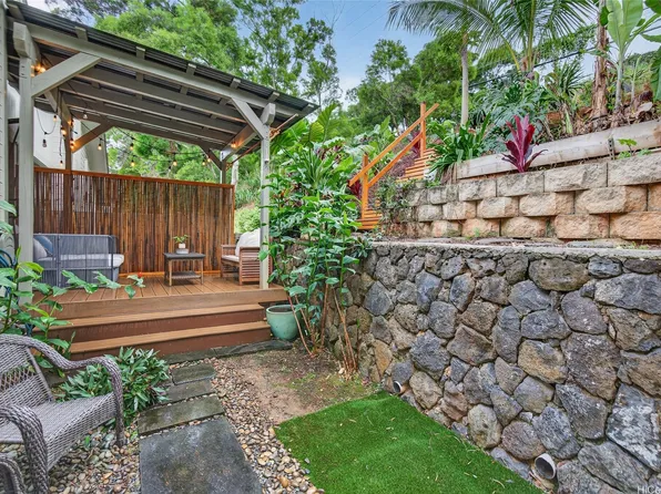 122 Kahako St APT A, Kailua, HI 96734