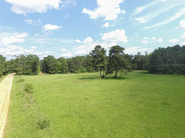 3524 Holly Grove Rd, Livingston, TX 77351
