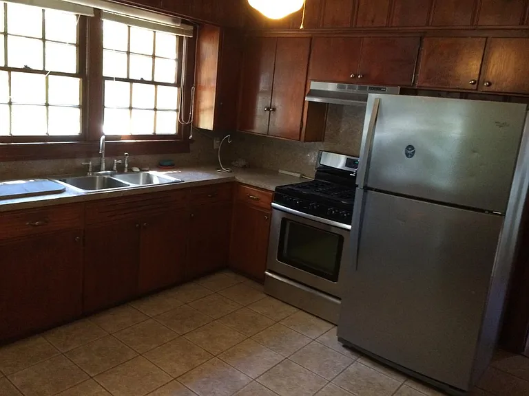 2271 Lee Dr — Photo 9