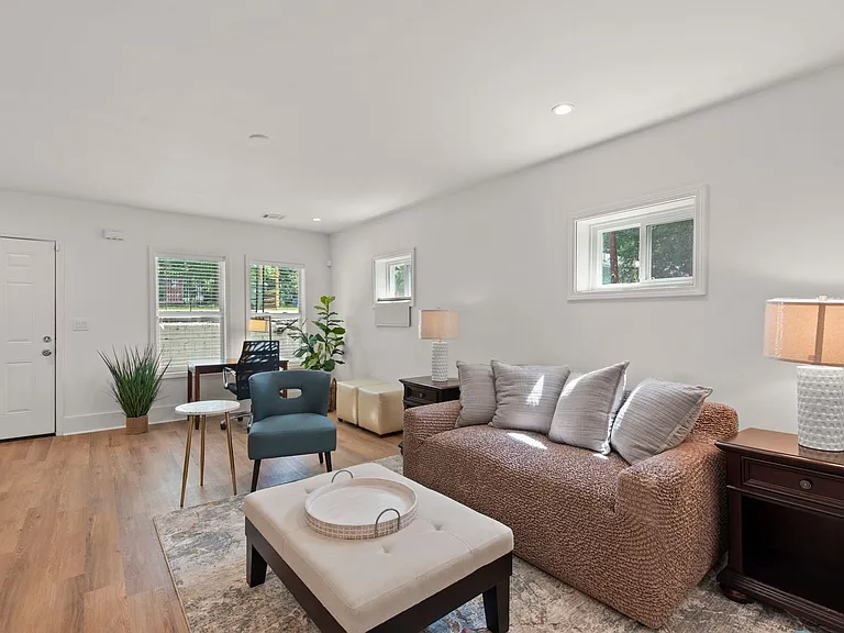 636 Francis Pl NW #B — Photo 7