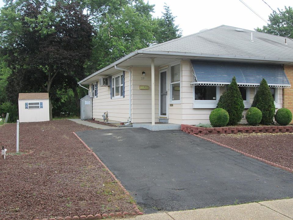 1st image of 39 Niagara Dr