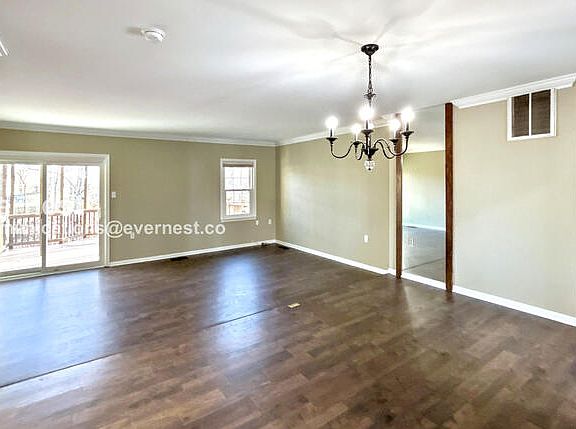 3rd image of 11373 Cromwell Ct