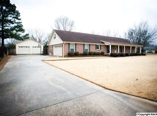 2215 Essex Dr SW, Decatur, AL 35603