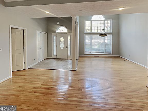 5th image of 6898 Fox Hunt Cir W