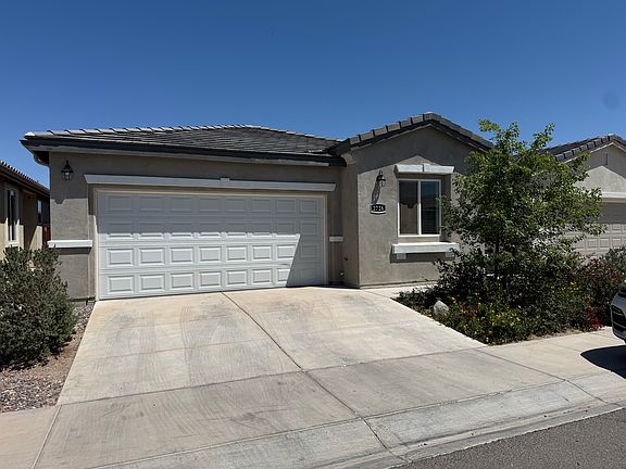 2nd image of 2726 Meadowbrook Dr
