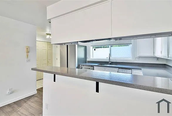 3 bed, 1263 sqft, $2,700 — Photo 3