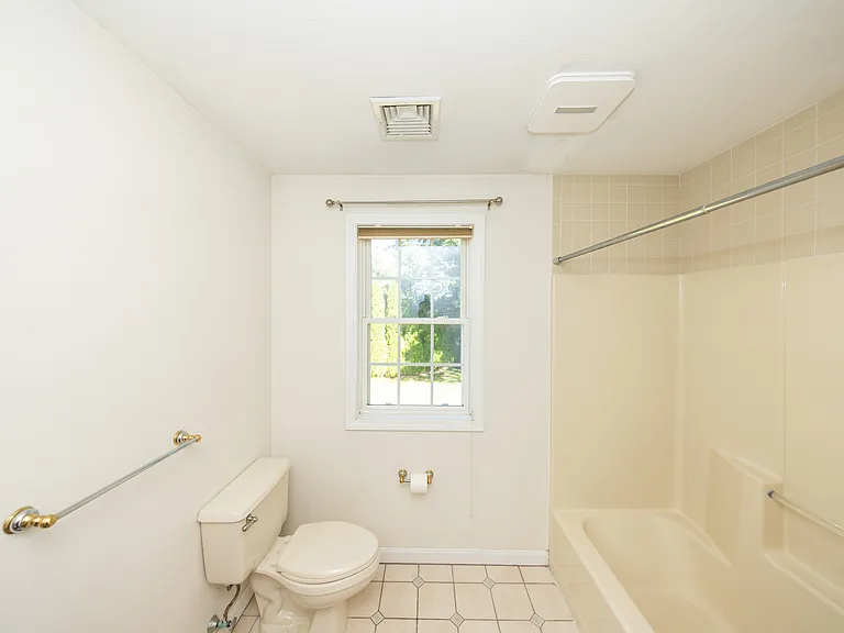 469 Walnut St — Photo 8