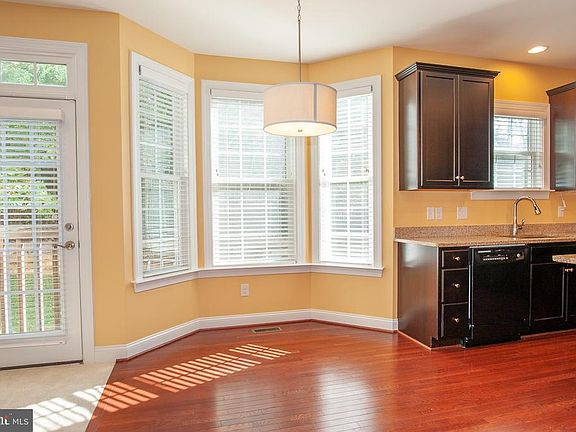 5th image of 7134 Degroff Ct