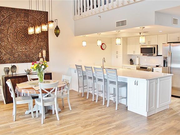 5th image of 19727 Gulf Blvd Unit 208