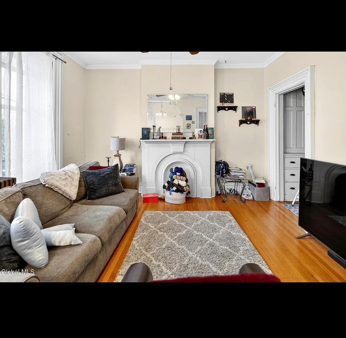 1 bed, 1250 sqft, $1,400 — Photo 3