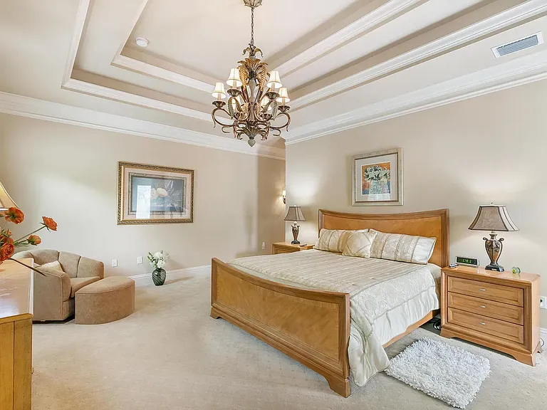 483 S Barfield Dr — Photo 18