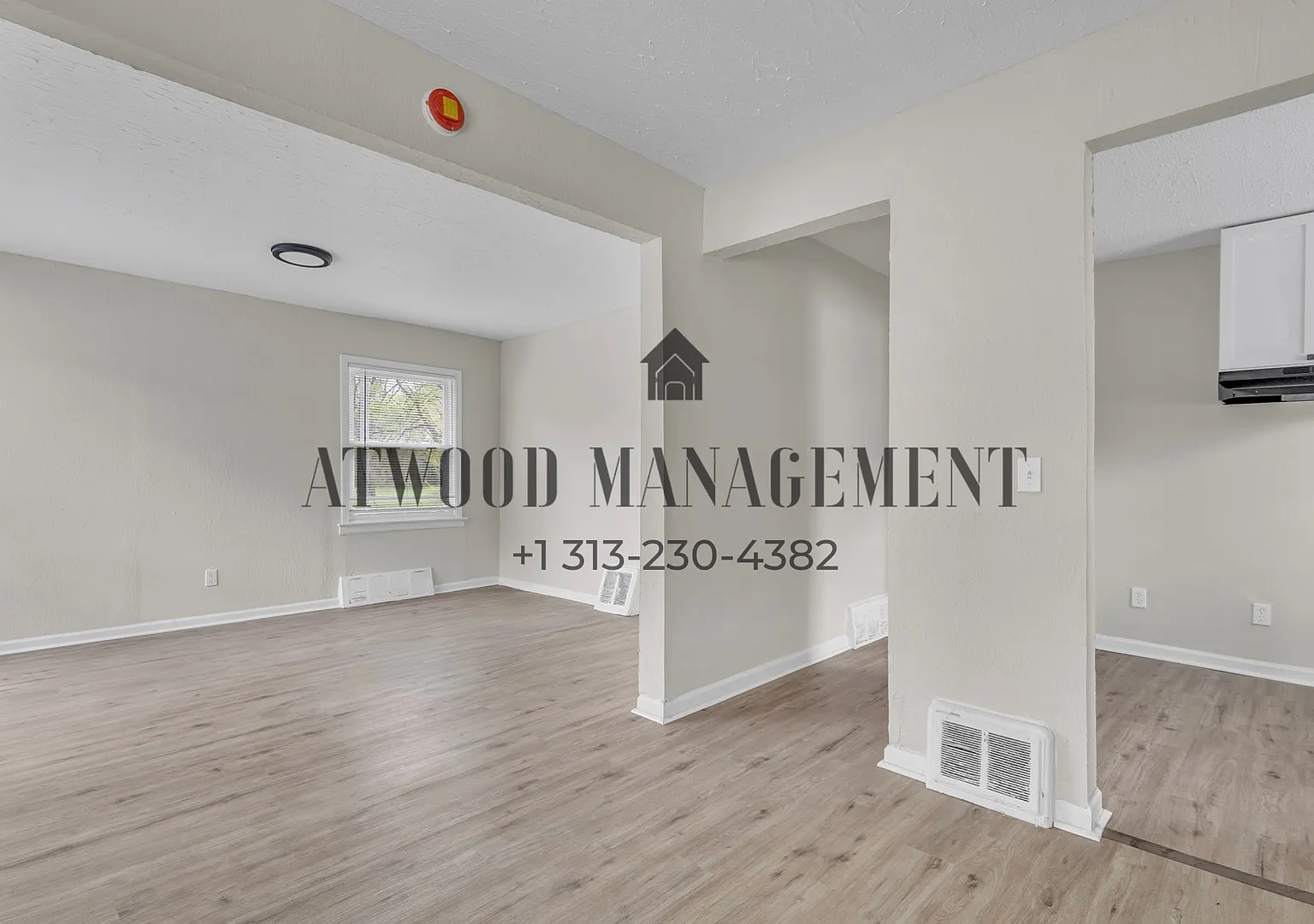 This beautifully updated 3-bedroom, 1-bath single-family home is ready for move-in! — Photo 3