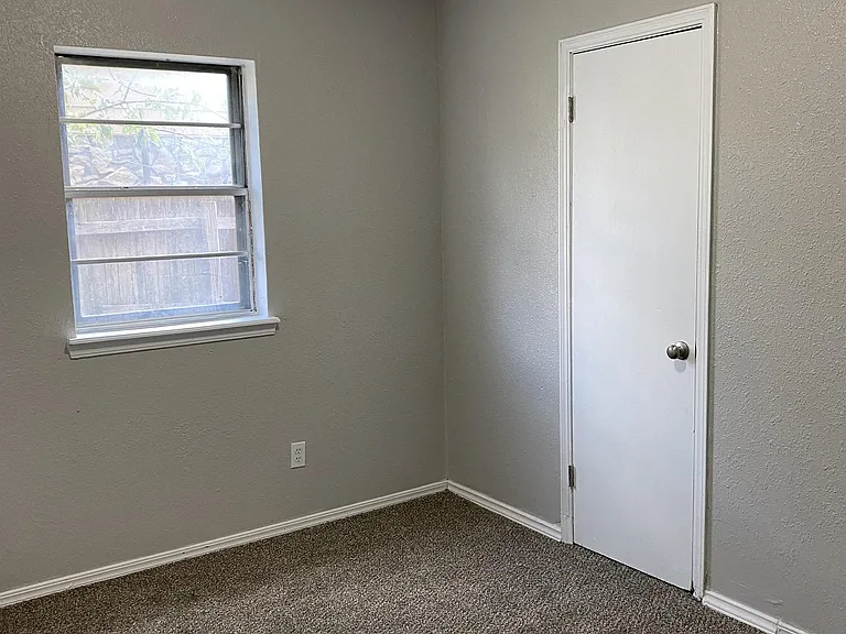 605 Lloyd Ave — Photo 11