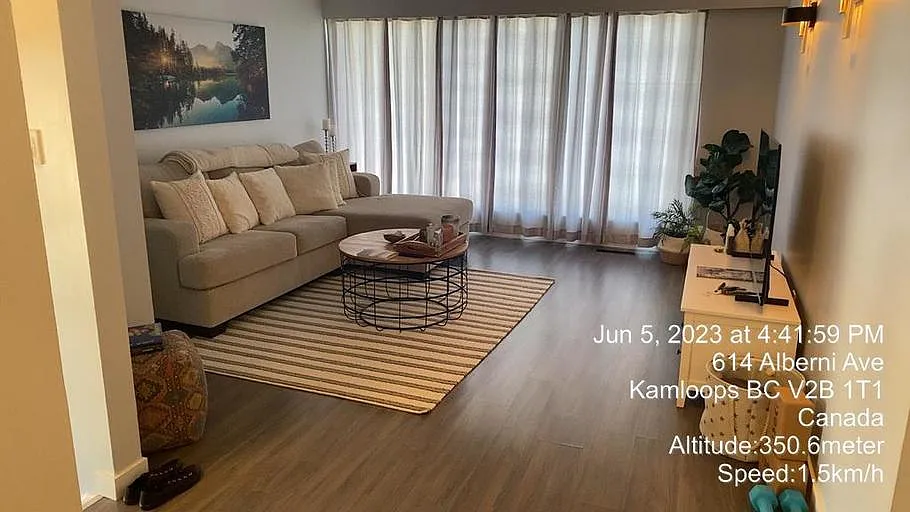 3 bed, 1.0 bath, 952 sqft, $2,200 — Photo 2