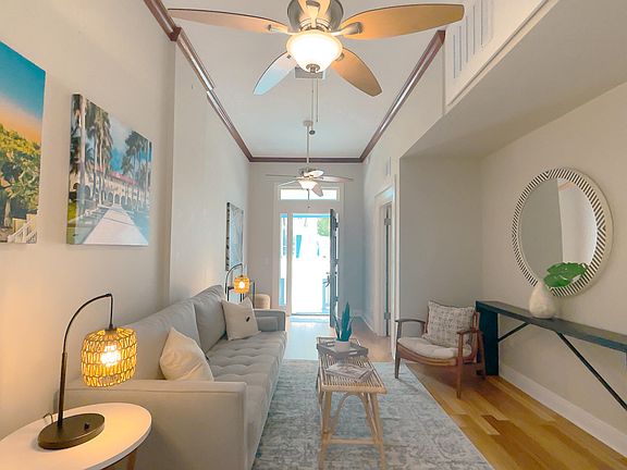 4th image of 1004 Watson St #2