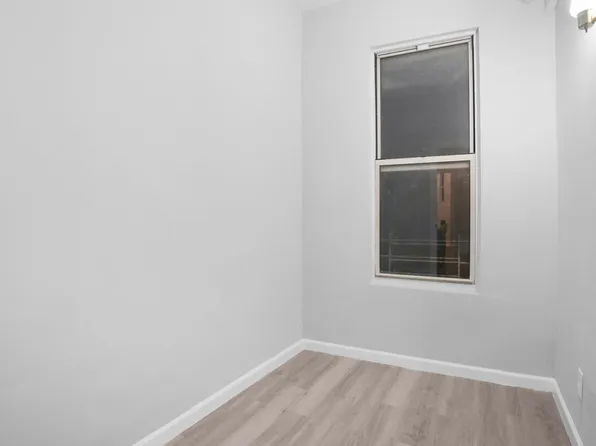 2448 Webb Avenue image 14 of 27