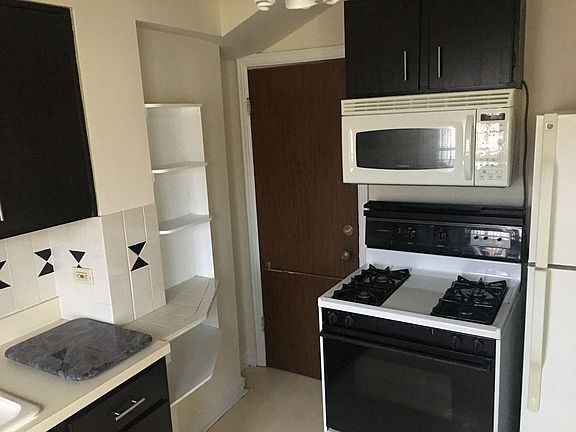 4th image of 7206 W Summerdale Ave