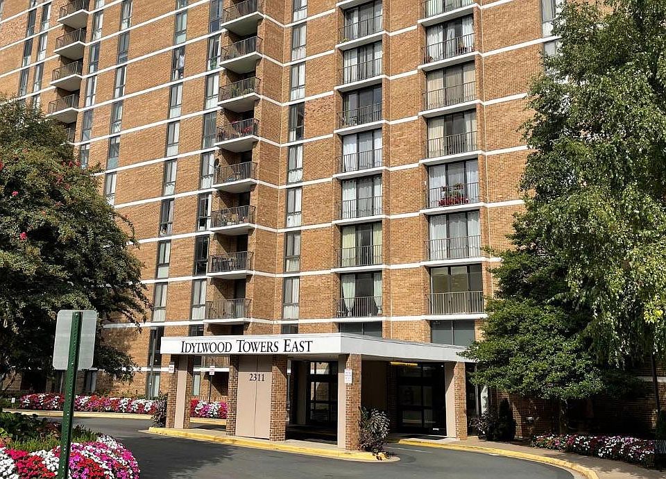 1st image of 2311 Pimmit Dr