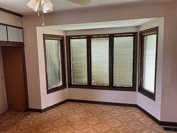 4th image of 1523 W Parrish Ave