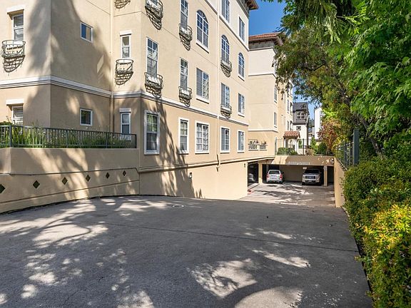 5th image of 111 Saint Matthews Ave APT 205