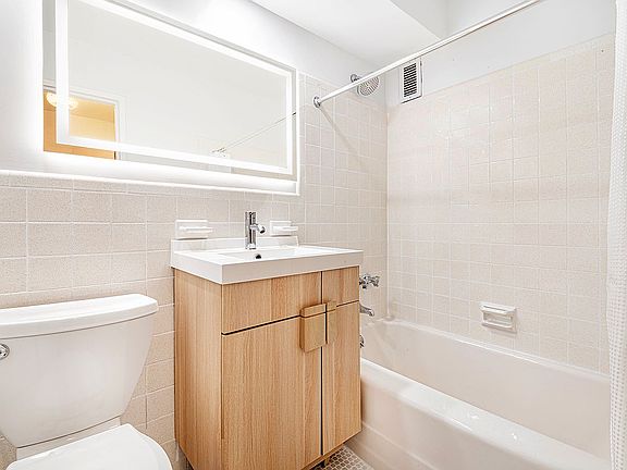 4th image of 142 E 16th St APT 12G