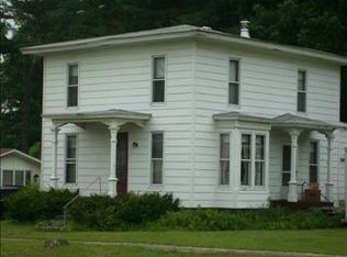 34 Alexander St, Avoca, NY 14809