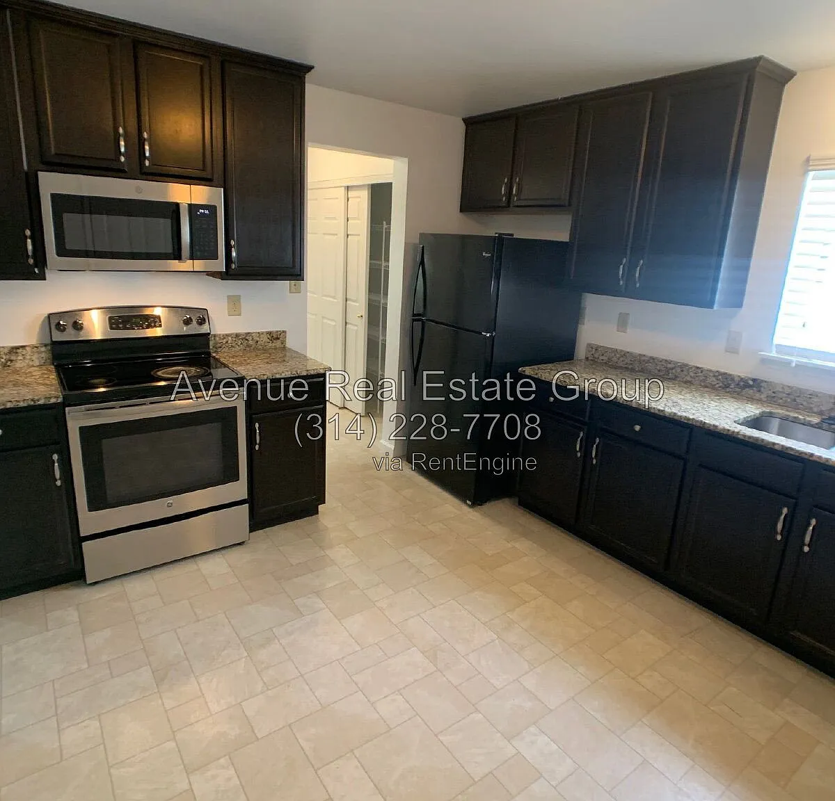 4 bed, 3.0 bath, 1456 sqft, $2,295 — Photo 4
