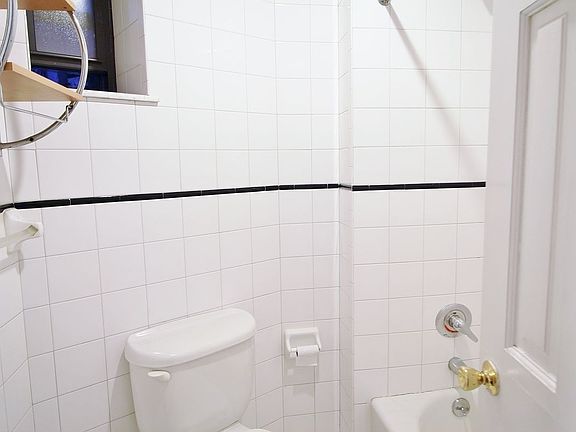 5th image of 1376 1st Ave APT 3