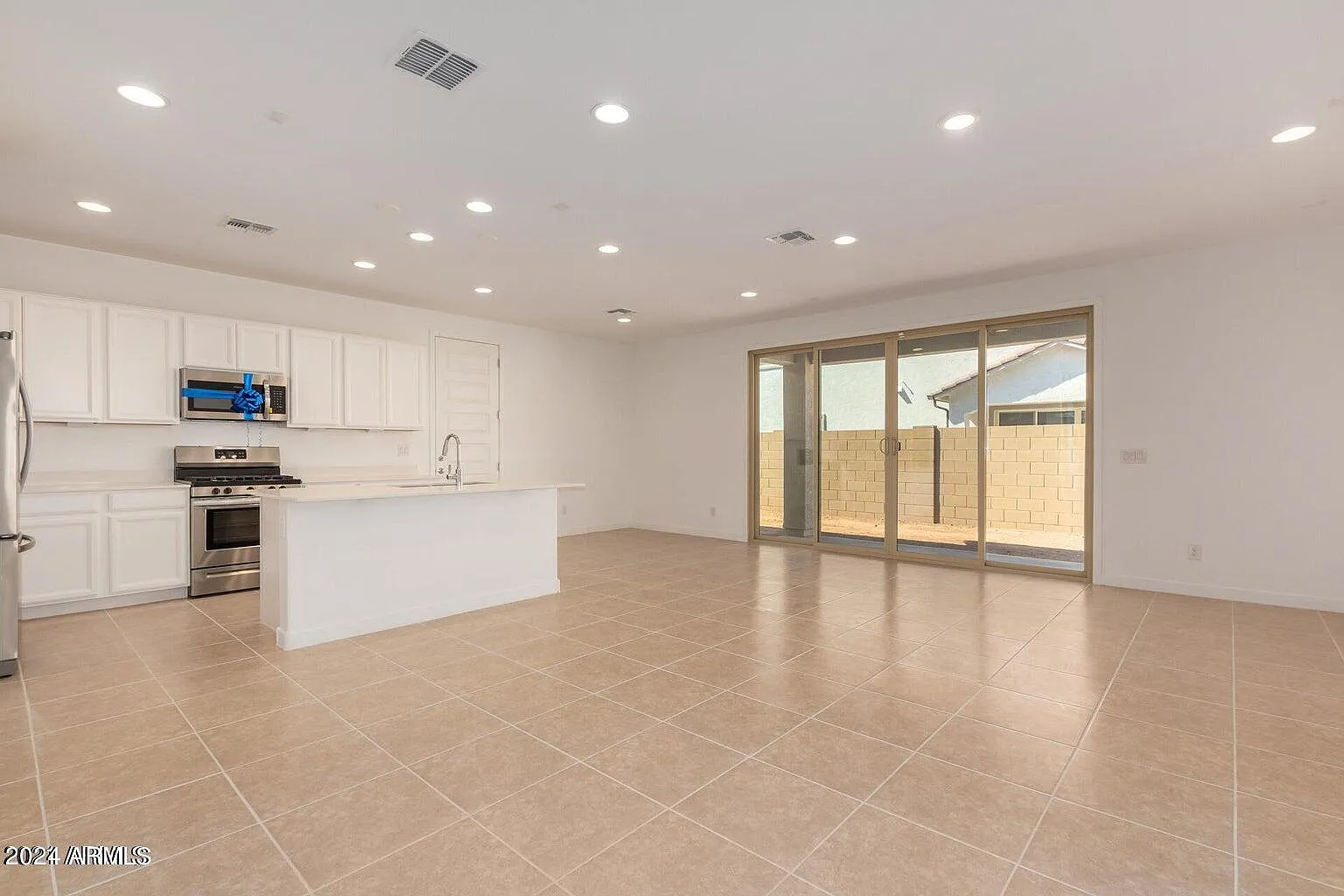 4 bed, 2141 sqft, $2,500 — Photo 4
