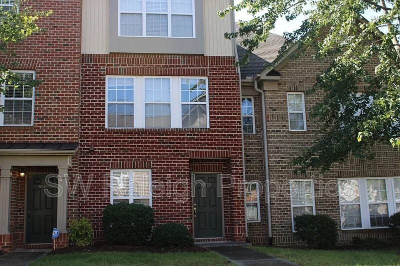3 bed, 3.0 bath, 1677 sqft, $1,850 — Photo 1