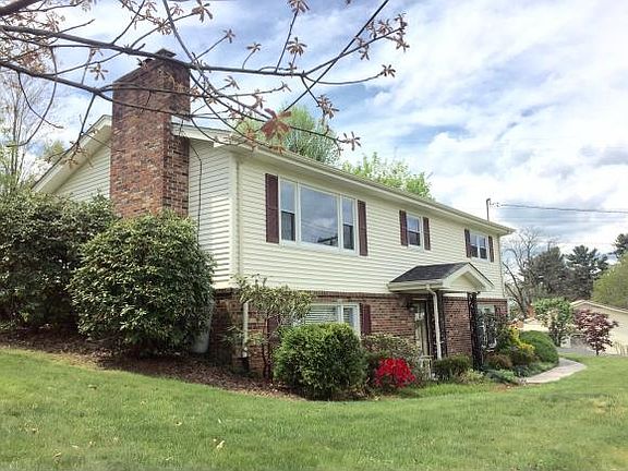 2nd image of 610 Timber Oak Dr