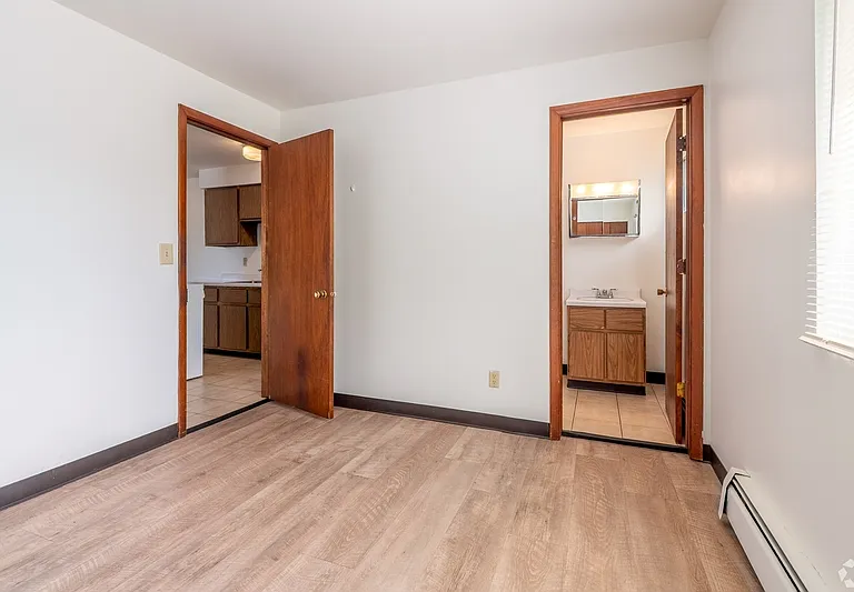 1138 E Walnut St #D — Photo 8