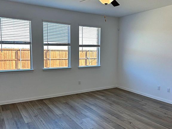 4th image of 1008 Chip St