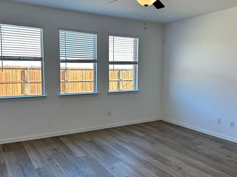 1008 Chip St — Photo 4