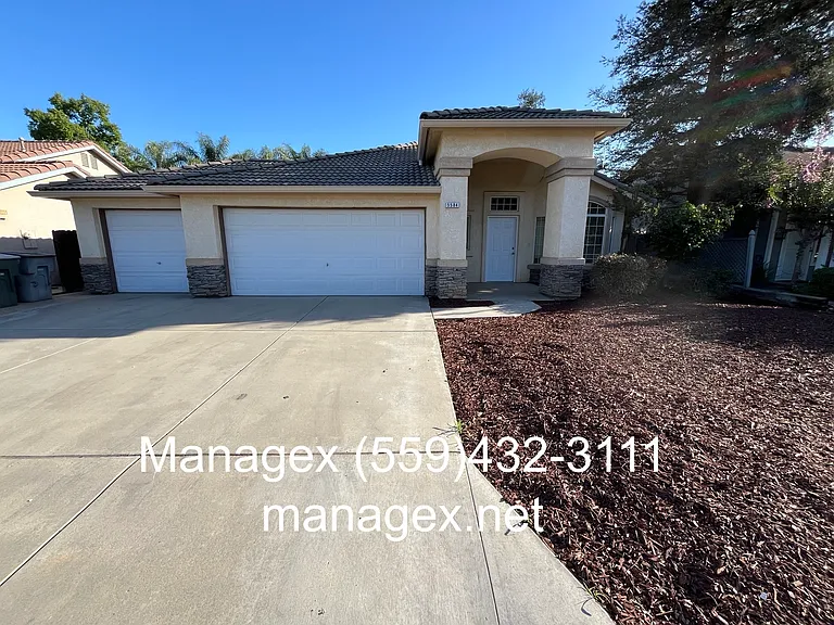 5584 W Chennault Ave — Photo 1