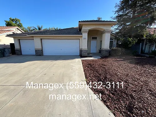 5584 W Chennault Ave Photo 1