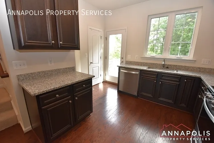 2818 etley court — Photo 4