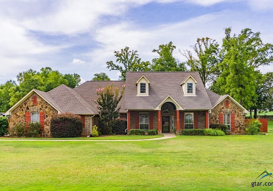 1st image of 21762 Oak Leaf Ln