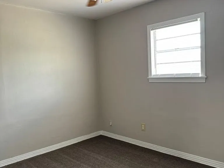 4323 S Polk St — Photo 14