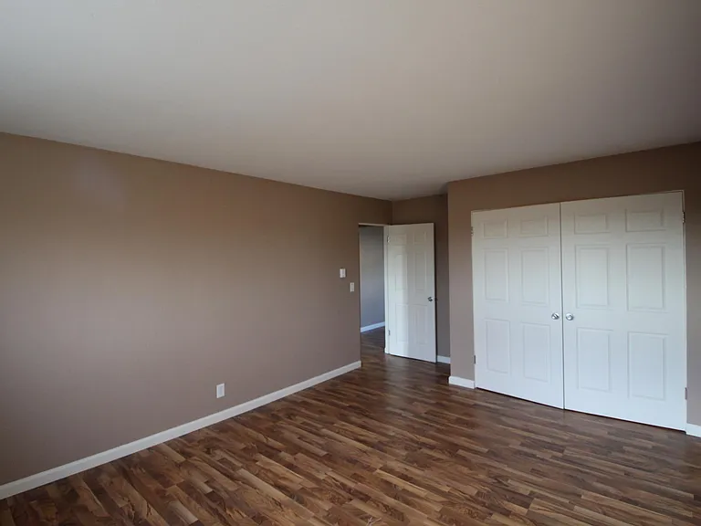 200 Maple Park Dr — Photo 9