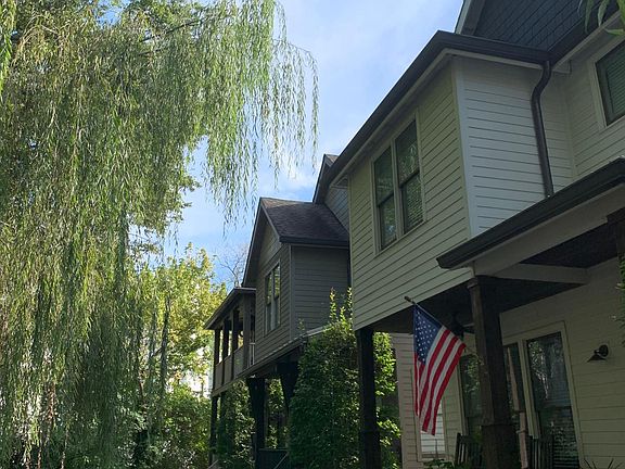 4th image of 806 Lancaster Way