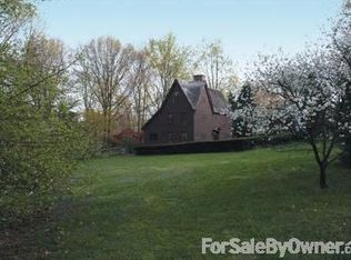 685 Whirlaway Dr, Warminster, PA