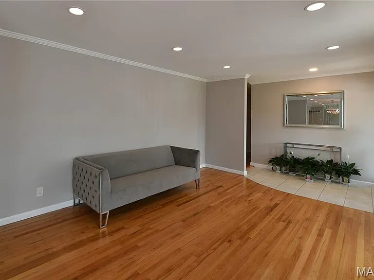965 Orchard Lakes Dr — Photo 7