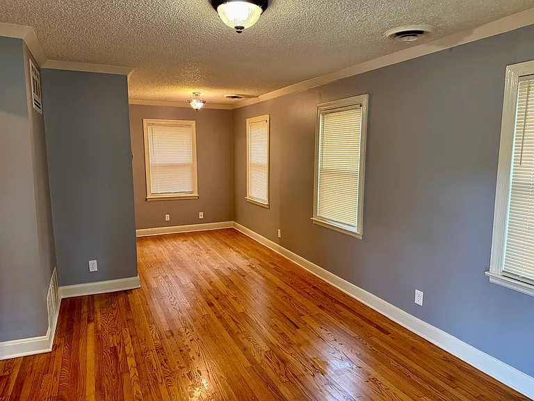2106 Worthington Cir — Photo 13
