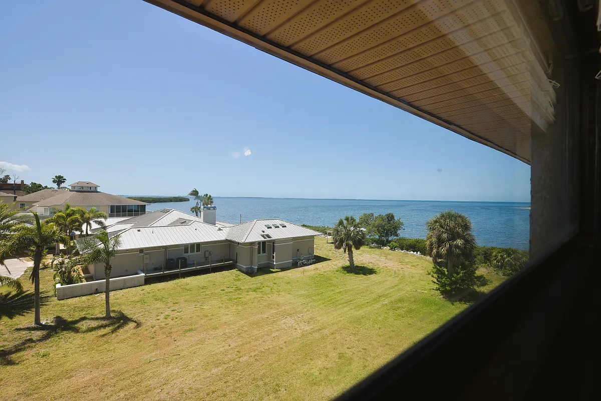 Building Photo - 1723 Gulf Rd #303