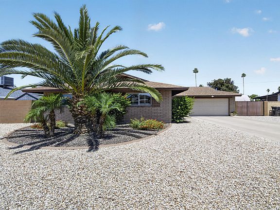 2nd image of 3738 W MORTEN Avenue