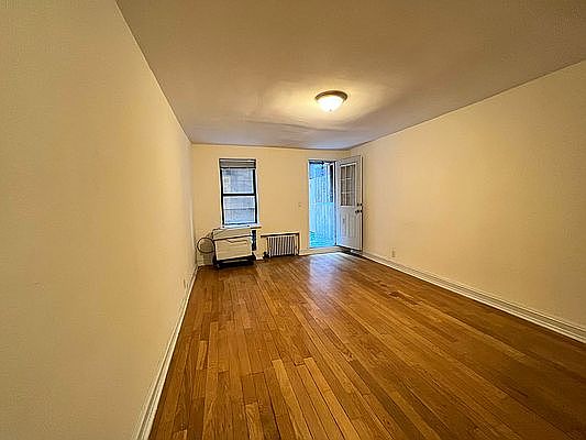 3rd image of 148 W 68th St APT 1c